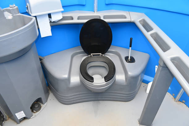 Best Portable bathroom rental  in Curtice, OH